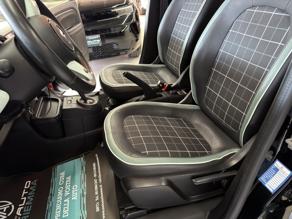 RENAULT TWINGO 1000 TWINAMIC PARISIENNE MOLTO BELLA